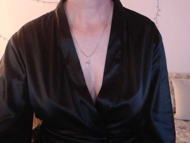 goodSnowQueen's BongaCams show and profile