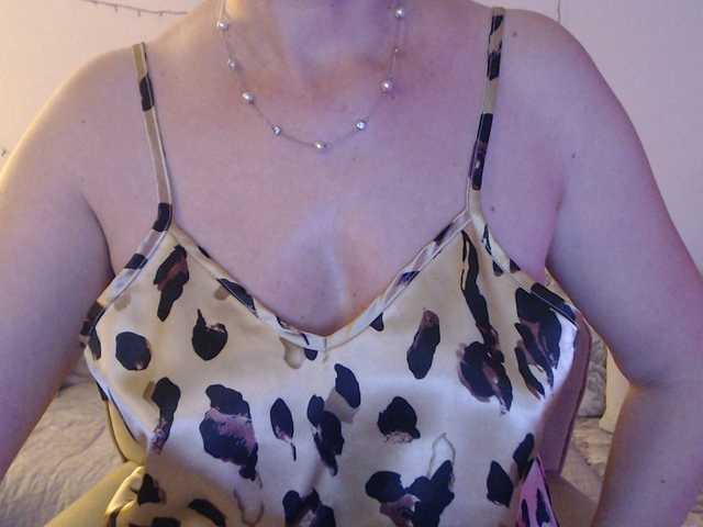 goodSnowQueen's BongaCams show and profile