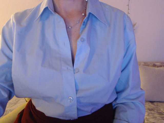 goodSnowQueen's BongaCams show and profile