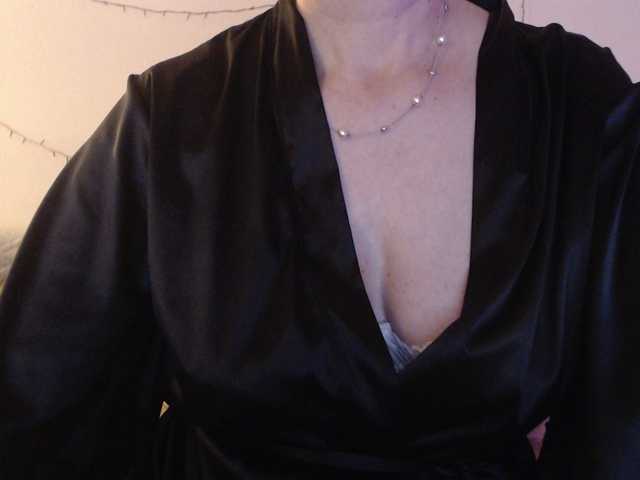 goodSnowQueen's BongaCams show and profile