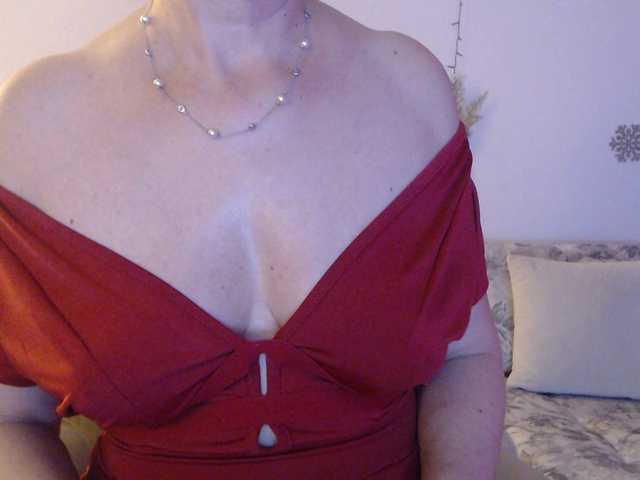 goodSnowQueen's BongaCams show and profile