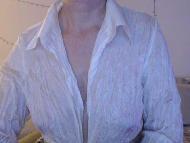 goodSnowQueen's BongaCams show and profile