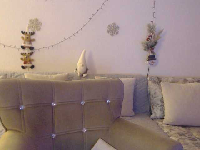 goodSnowQueen's BongaCams show and profile