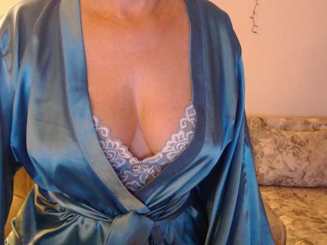 goodSnowQueen from BongaCams is Freechat