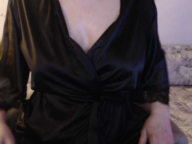 goodSnowQueen's BongaCams show and profile