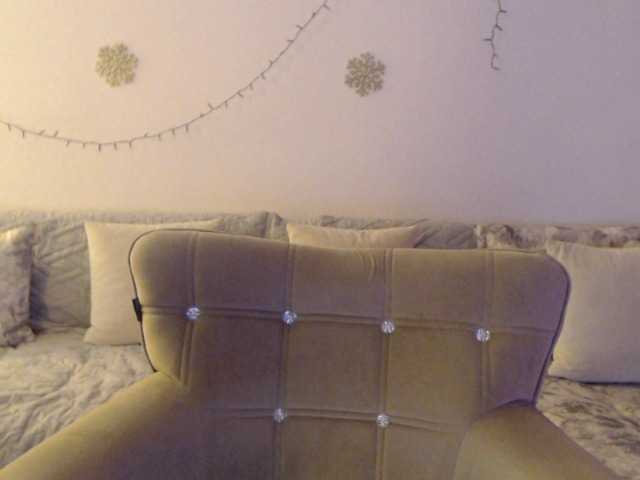 goodSnowQueen's BongaCams show and profile