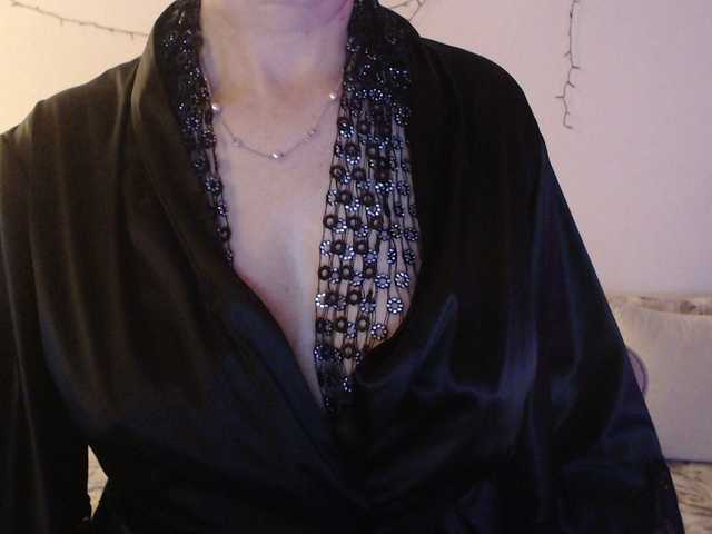 goodSnowQueen's BongaCams show and profile