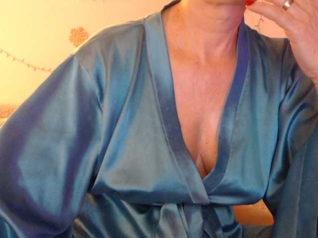 goodSnowQueen's BongaCams show and profile