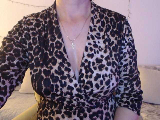 goodSnowQueen's BongaCams show and profile