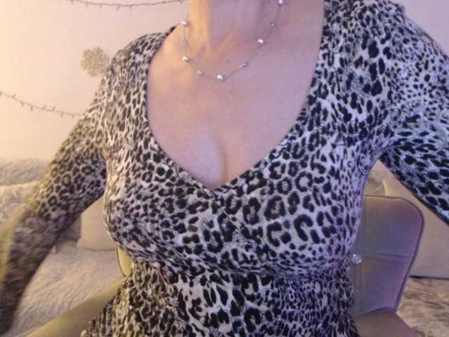 goodSnowQueen's BongaCams show and profile