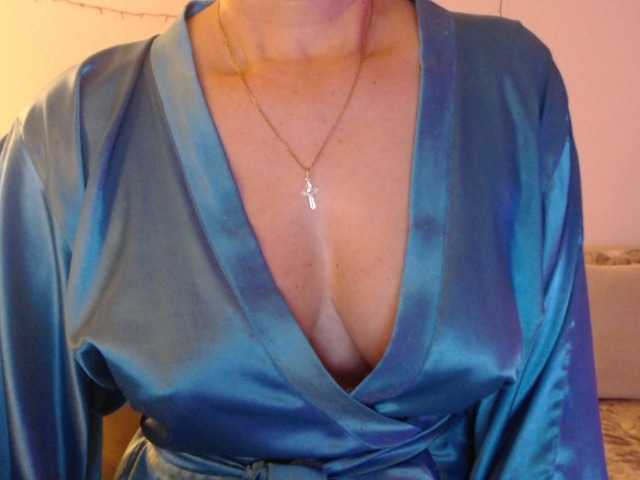 goodSnowQueen's BongaCams show and profile