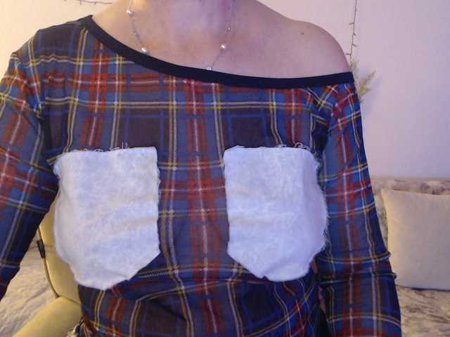 goodSnowQueen's BongaCams show and profile