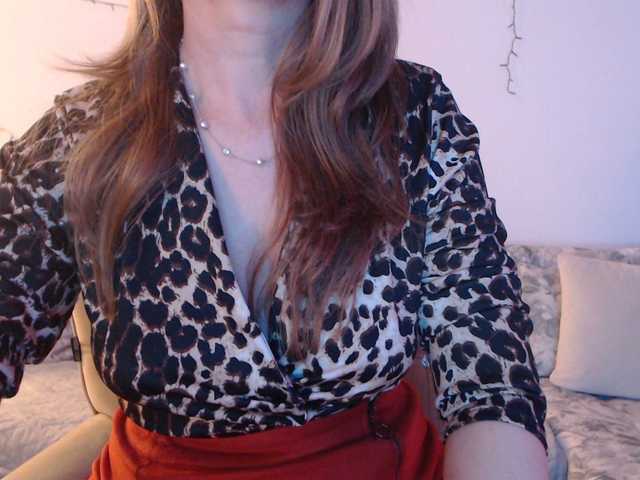 goodSnowQueen's BongaCams show and profile