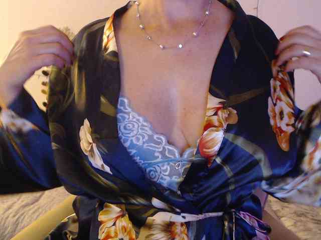 goodSnowQueen webcam