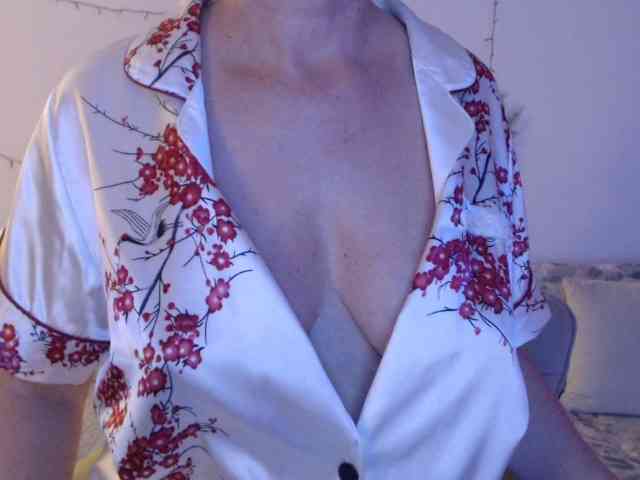 goodSnowQueen webcam