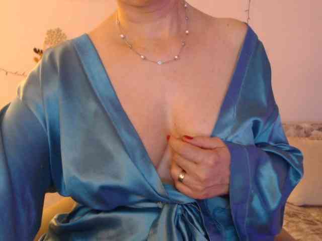 goodSnowQueen webcam