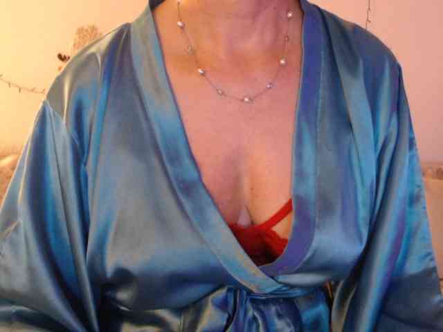 goodSnowQueen webcam