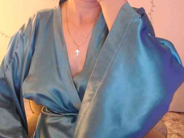 goodSnowQueen webcam