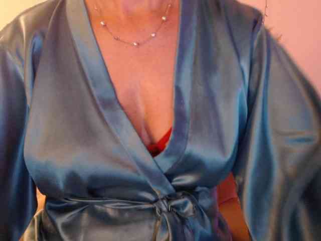 goodSnowQueen webcam