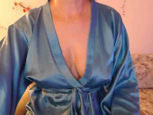 goodSnowQueen webcam