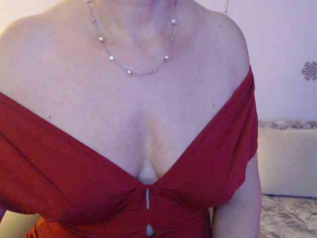 goodSnowQueen webcam