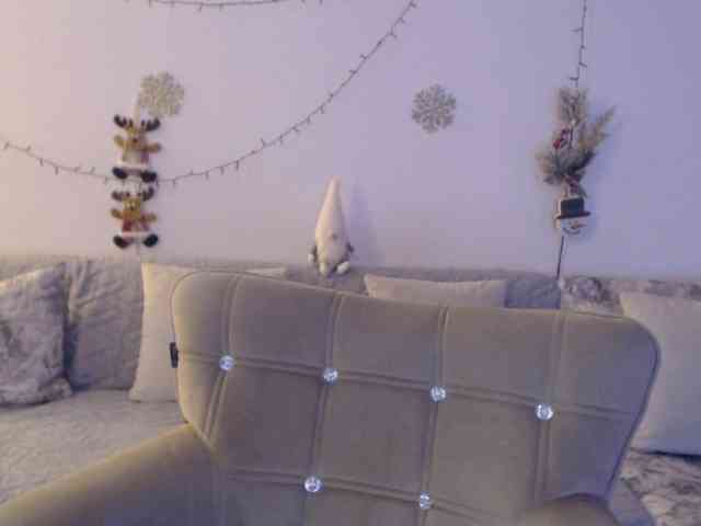 goodSnowQueen webcam