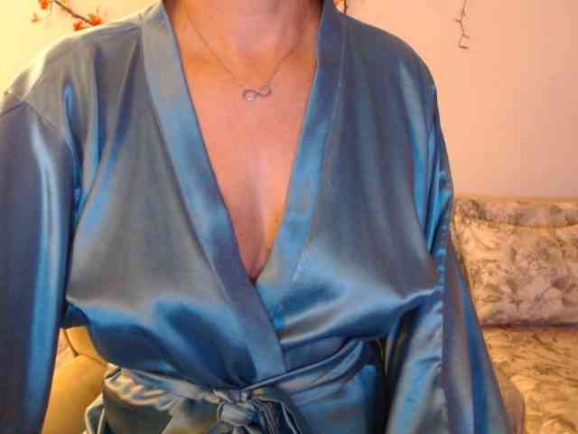 goodSnowQueen webcam