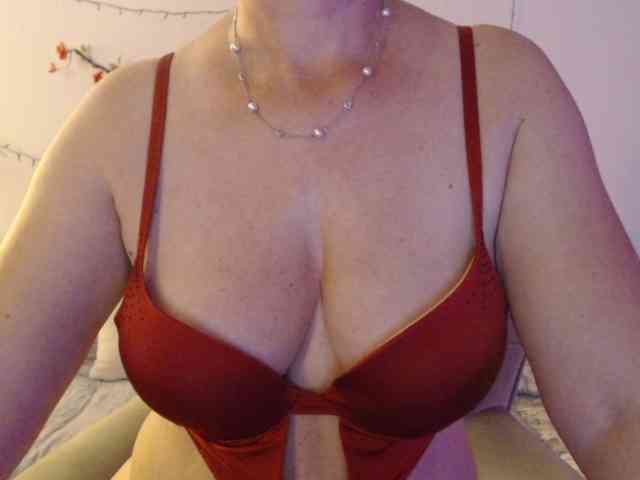 goodSnowQueen webcam