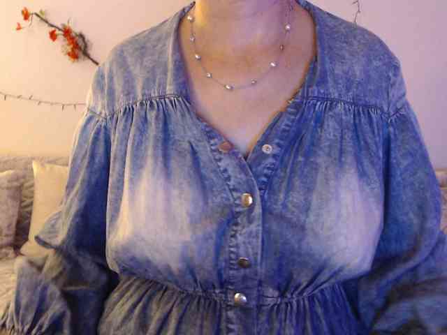 goodSnowQueen webcam