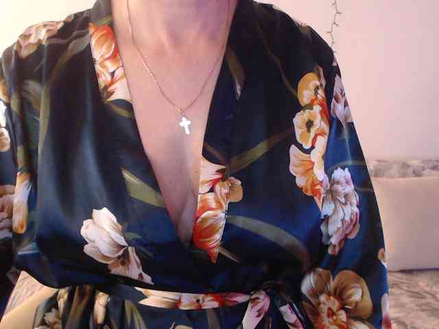 goodSnowQueen goodSnowQueen