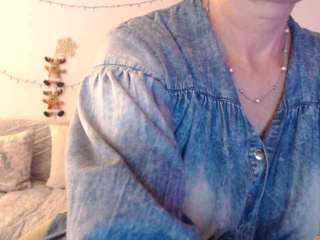 goodSnowQueen webcam