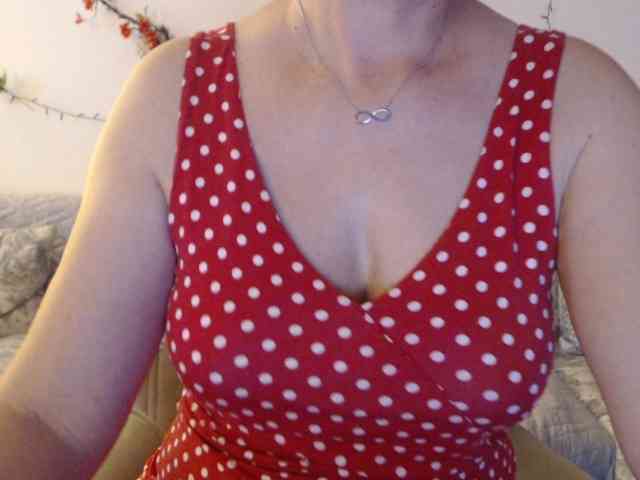 goodSnowQueen webcam