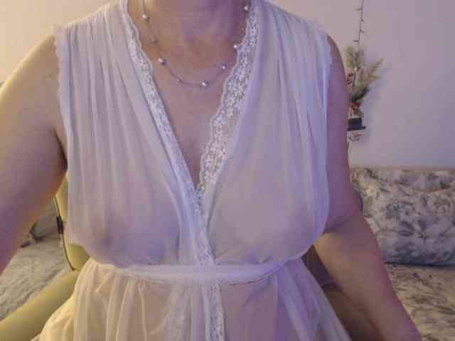 goodSnowQueen webcam