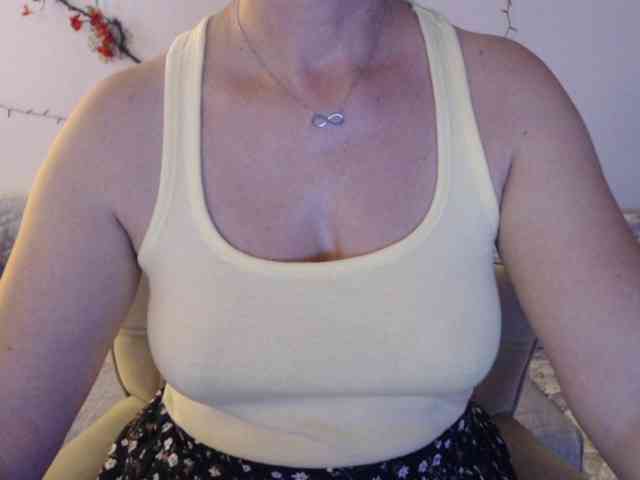 goodSnowQueen webcam