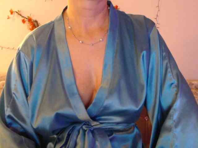 goodSnowQueen goodSnowQueen