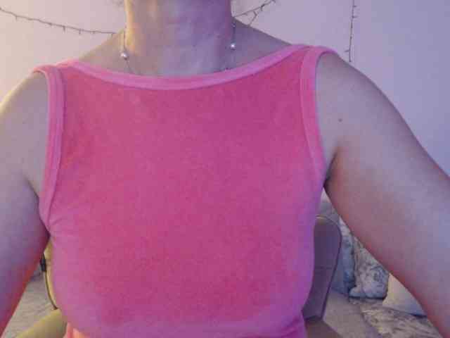 goodSnowQueen webcam