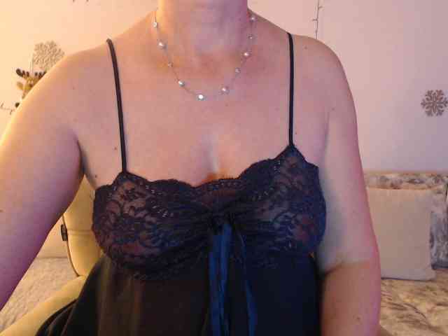 goodSnowQueen webcam