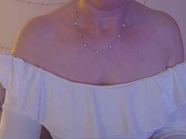 goodSnowQueen goodSnowQueen