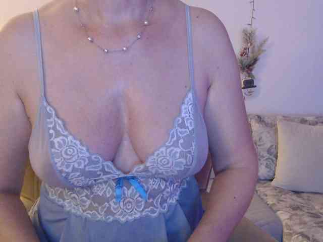 goodSnowQueen webcam