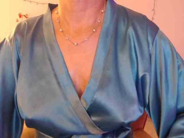 goodSnowQueen webcam