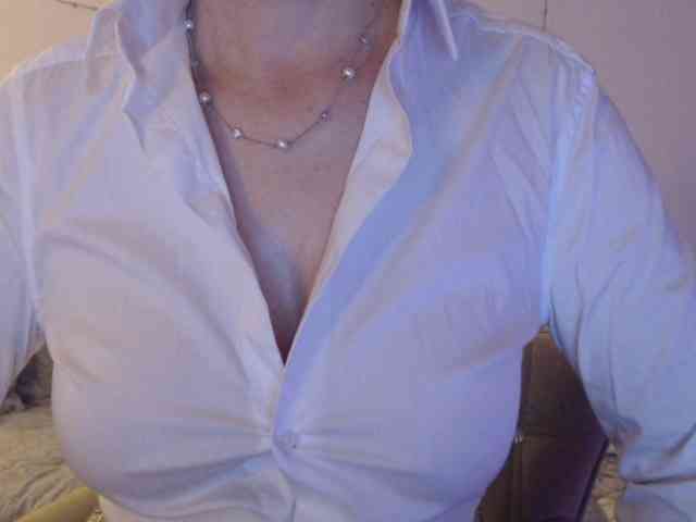 goodSnowQueen webcam