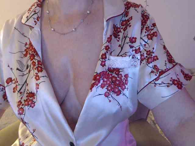 goodSnowQueen webcam