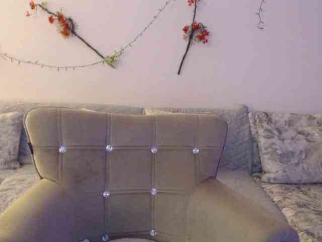 goodSnowQueen webcam