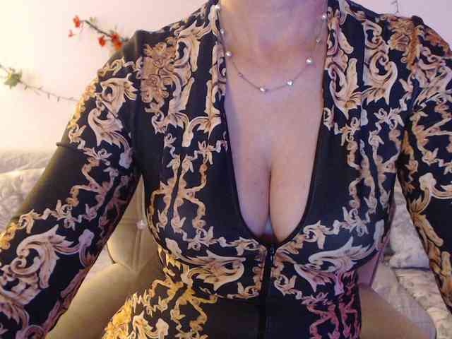 goodSnowQueen webcam