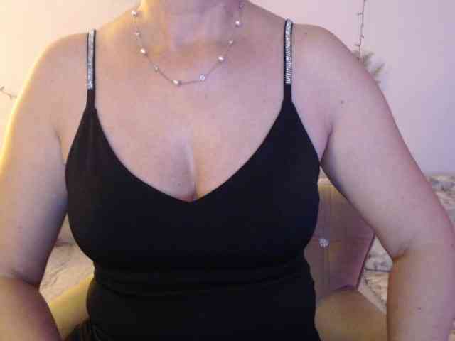 goodSnowQueen webcam