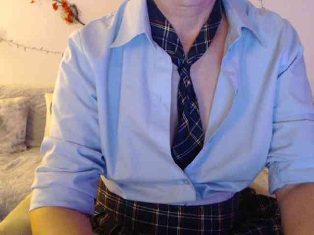 goodSnowQueen webcam