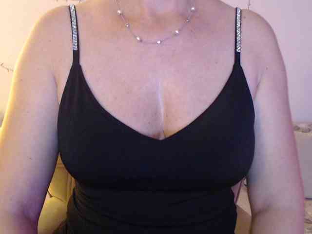 goodSnowQueen goodSnowQueen