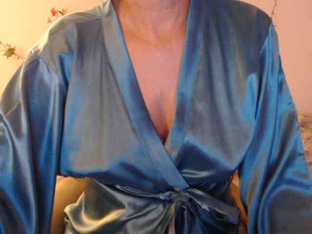 goodSnowQueen webcam
