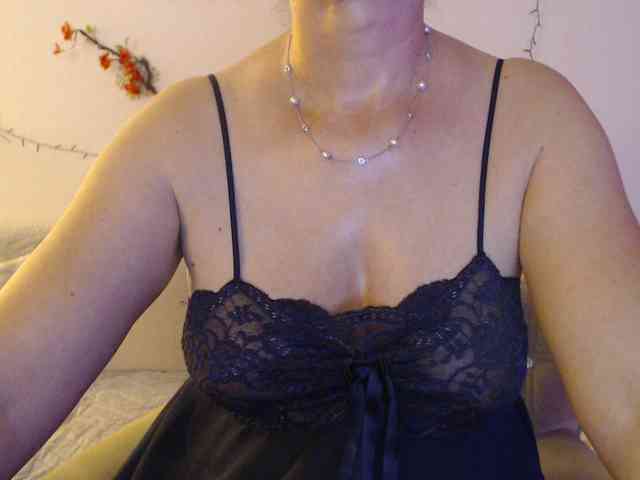 goodSnowQueen webcam