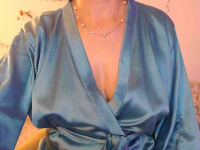 goodSnowQueen webcam